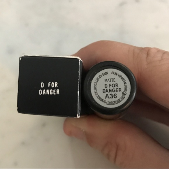 MAC Matte Lipstick 💄 D for Danger - Picture 5 of 7